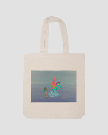 PATRICIO EN SU CABALLITO DE MAR TOTE