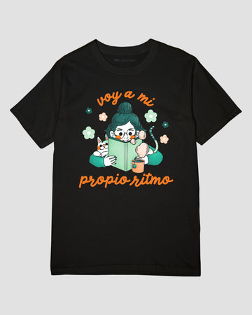 VOY A MI PROPIO RITMO UNISEX TEE